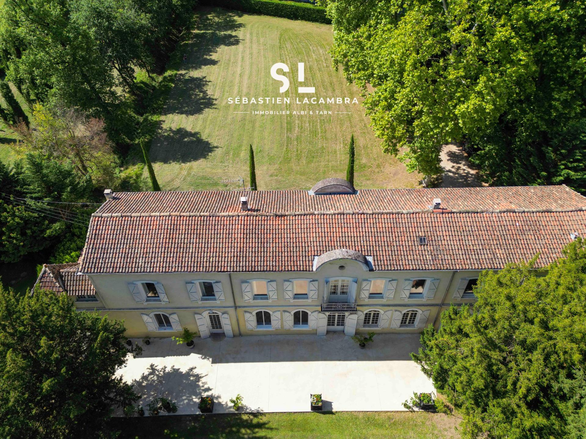 Historic 10-Room Residence 17th Century Chartreuse, 2.9 ha Park, 220 m2 Terrace, Swimming Pool & Dov