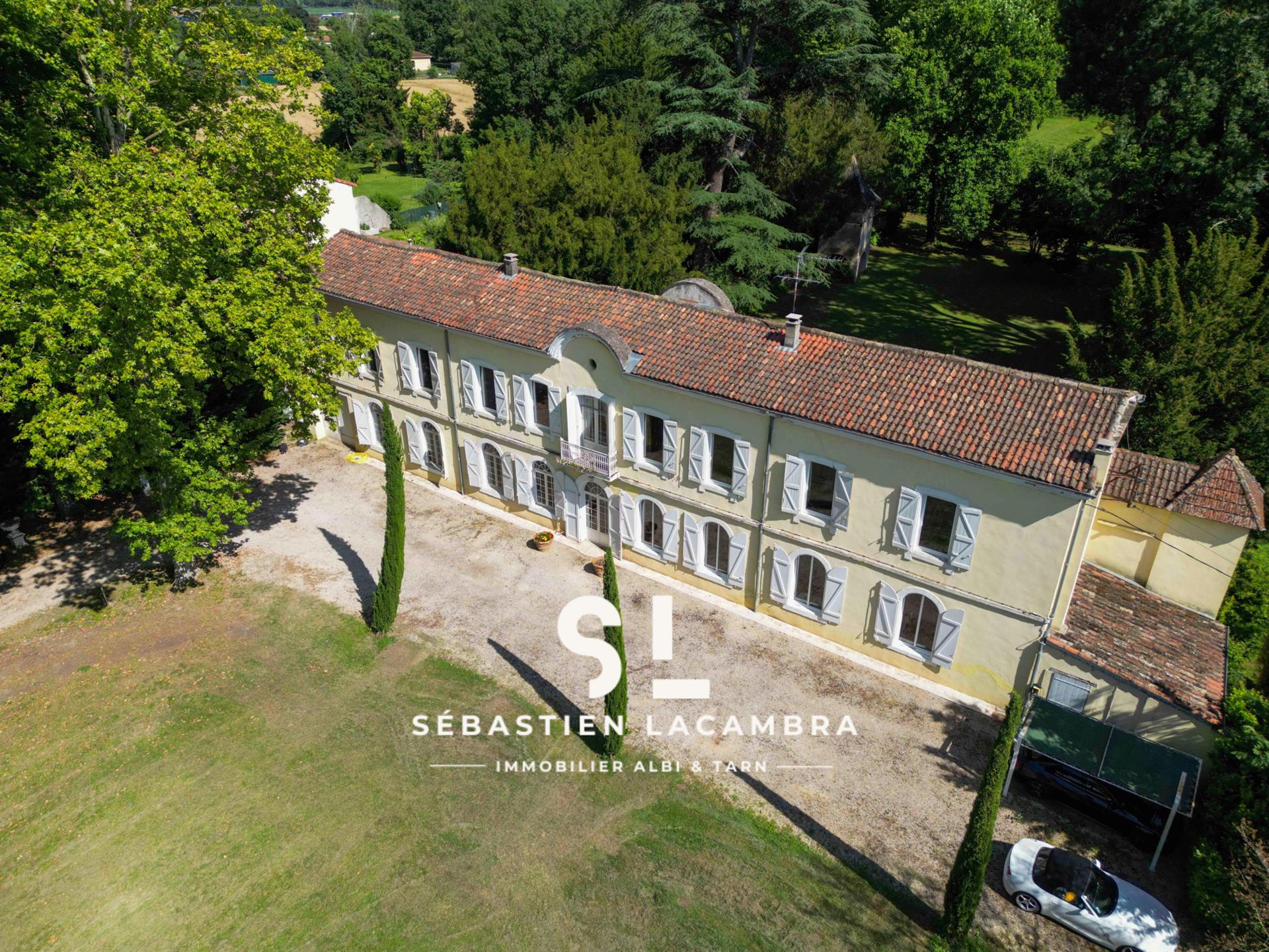 Historic 10-Room Residence 17th Century Chartreuse, 2.9 ha Park, 220 m2 Terrace, Swimming Pool & Dov
