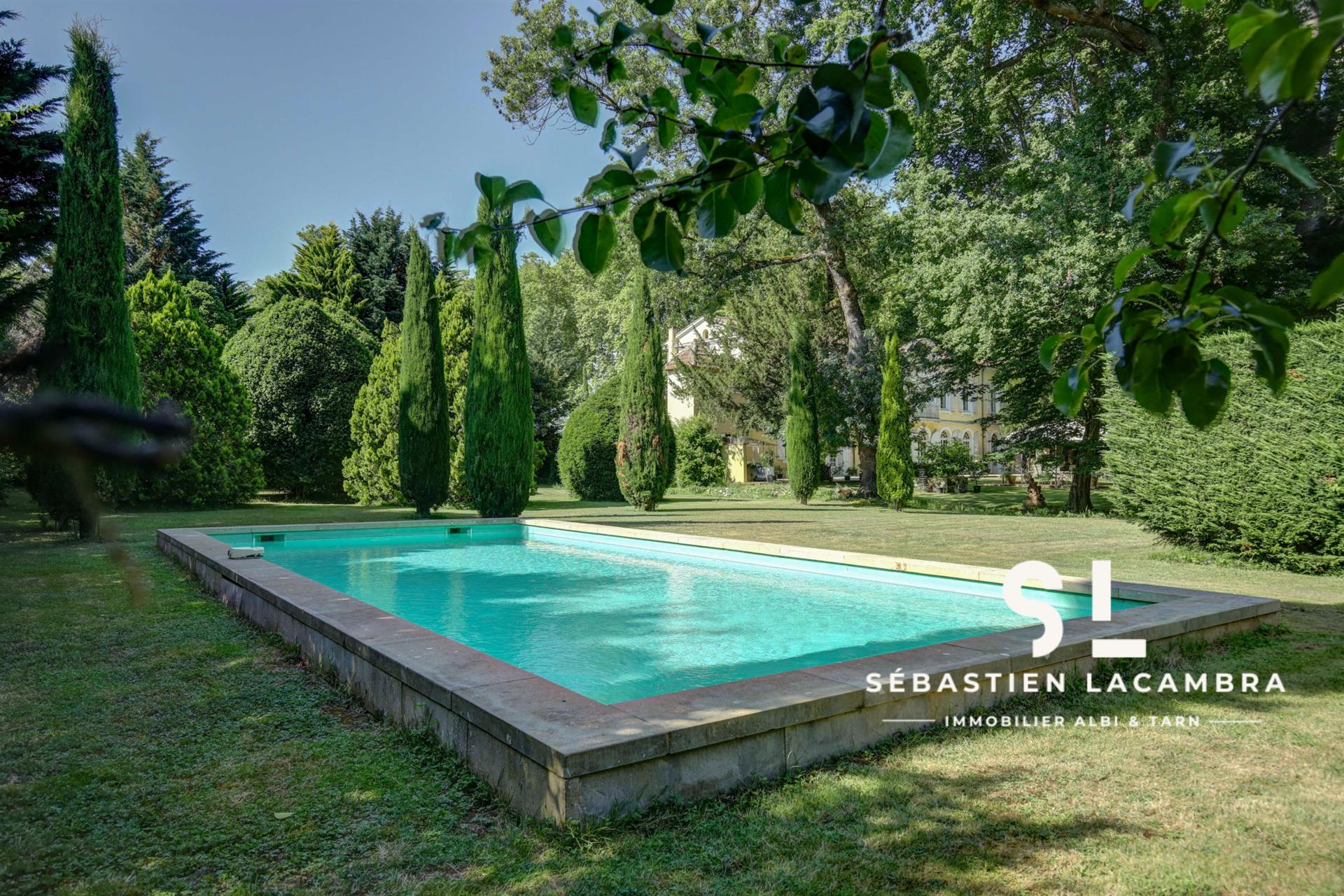 Historic 10-Room Residence 17th Century Chartreuse, 2.9 ha Park, 220 m2 Terrace, Swimming Pool & Dov