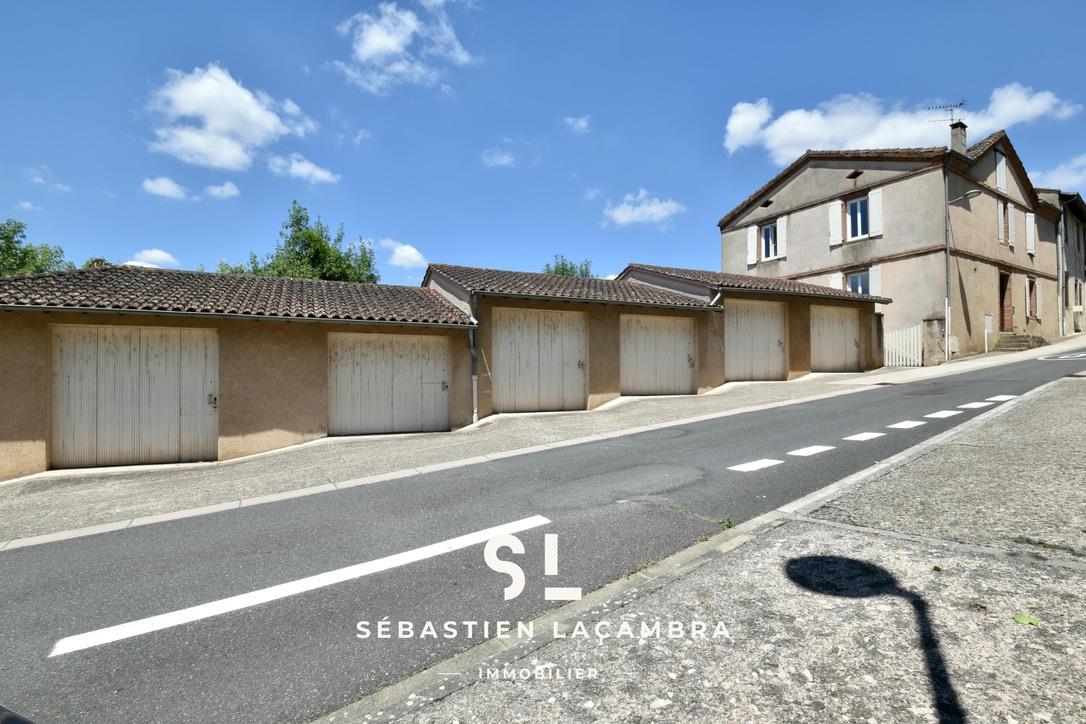 7-room bourgeois house with cathedral view + 6 garages rented Saint-Juéry center, garden swimming p