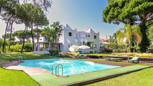 Villa mit 6 Schlafzimmern zu verkaufen in Vilamoura, mit beheiztem Pool