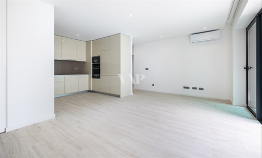 Nuevo apartamento de 2 dormitorios en venta en Quarteira, con vistas al mar