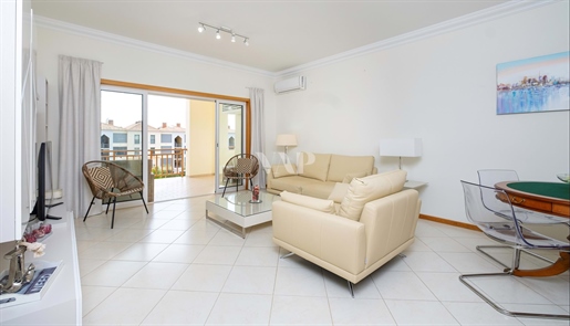 2 bedroom apartment for sale, inserted in a private condominium in Vilamoura