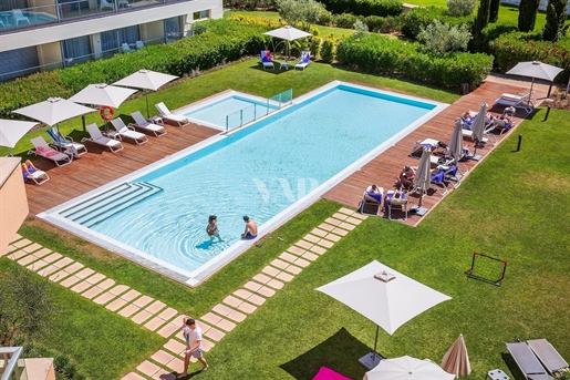 Villa de 3 chambres à vendre à Vilamoura, entièrement rénovée avec piscine