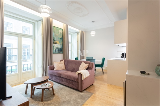 Продается 2-комнатная квартира в Лиссабоне, полностью отремонтированная и современная