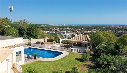 3+2 bedroom villa for sale in Boliqueime, with fantastic sea and country views