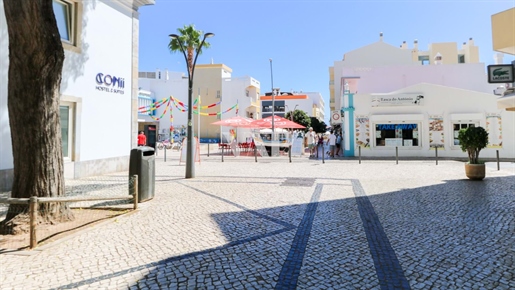 Butik nära stadens största shoppinggata, Quarteira