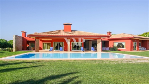6 bedroom villa for sale in Vilamoura near the golf courses