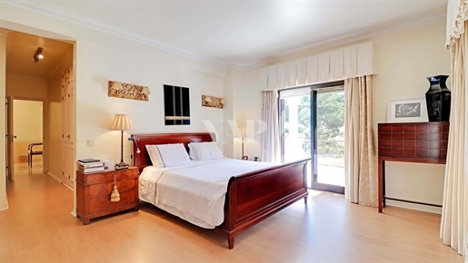 5-Schlafzimmer-Villa zu verkaufen in Vilamoura, mit privatem Pool und Garten