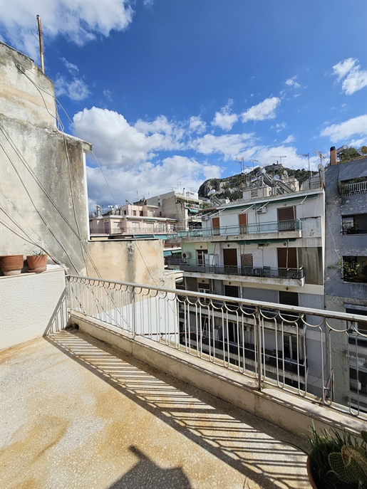 848068 - Appartement te koop in Exarchia - Neapoli, 60 m², € 190.000
