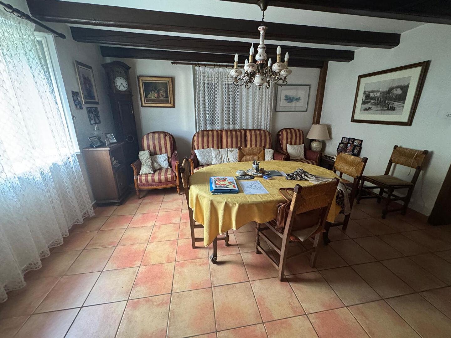 Compra: Vivenda (70400)
