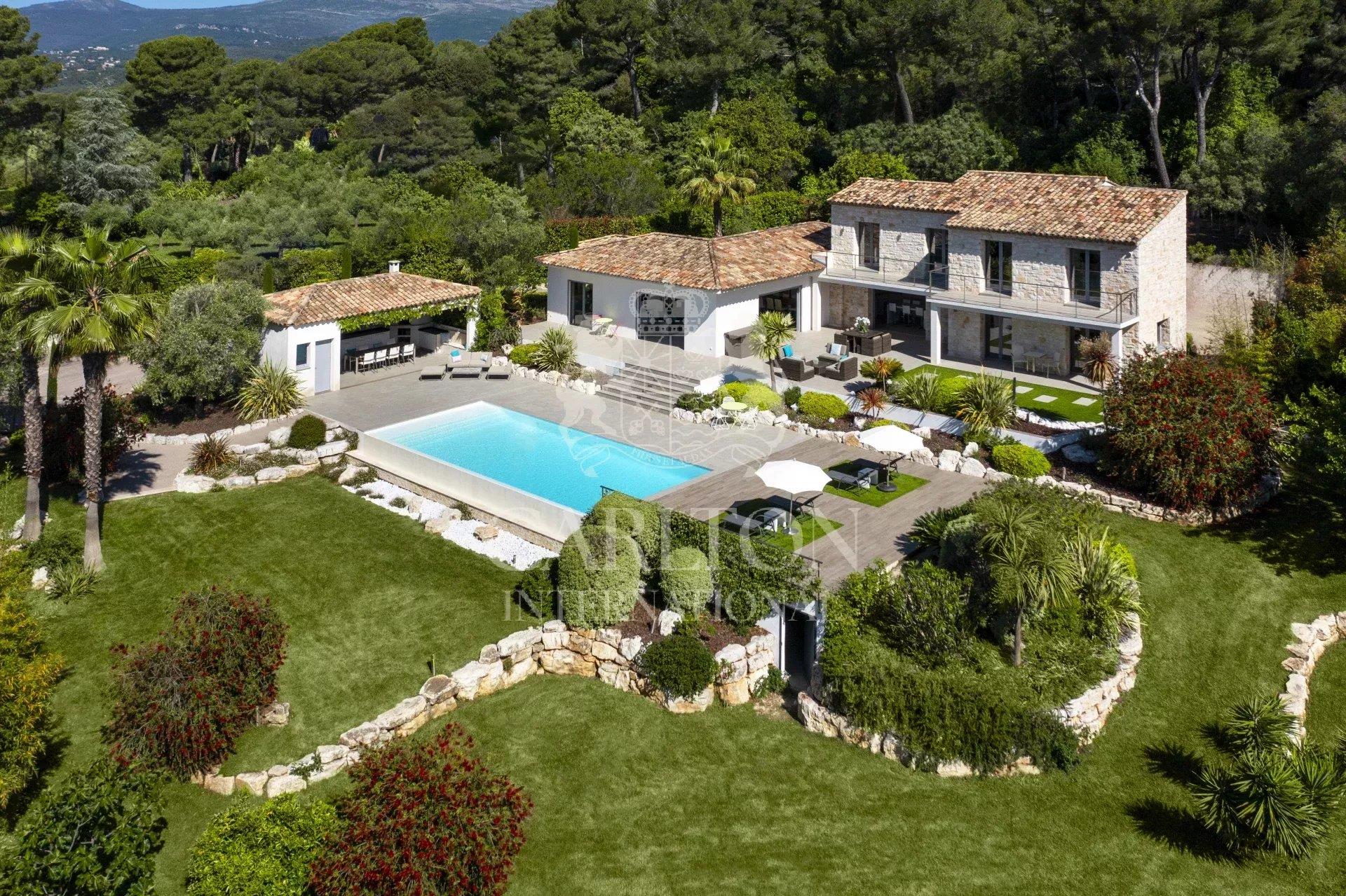 Roquefort Les Pins : Sole Agent - Magnificent Contemporary Villa With Sea View