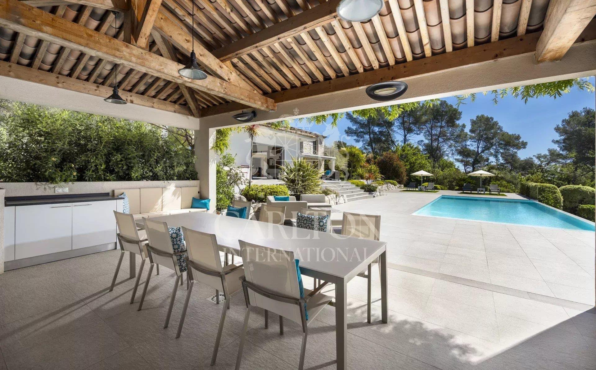 Roquefort Les Pins : Sole Agent - Magnificent Contemporary Villa With Sea View