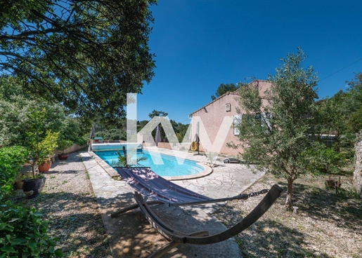 Villa in the heart of the garrigue in Nimes