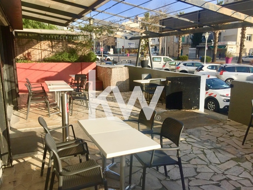 Local Commercial Nimes 103 m2