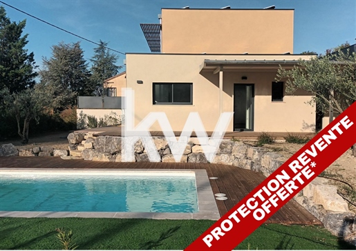 145-Sqm three-bedroom house for sale in Mollans Sur Ouveze