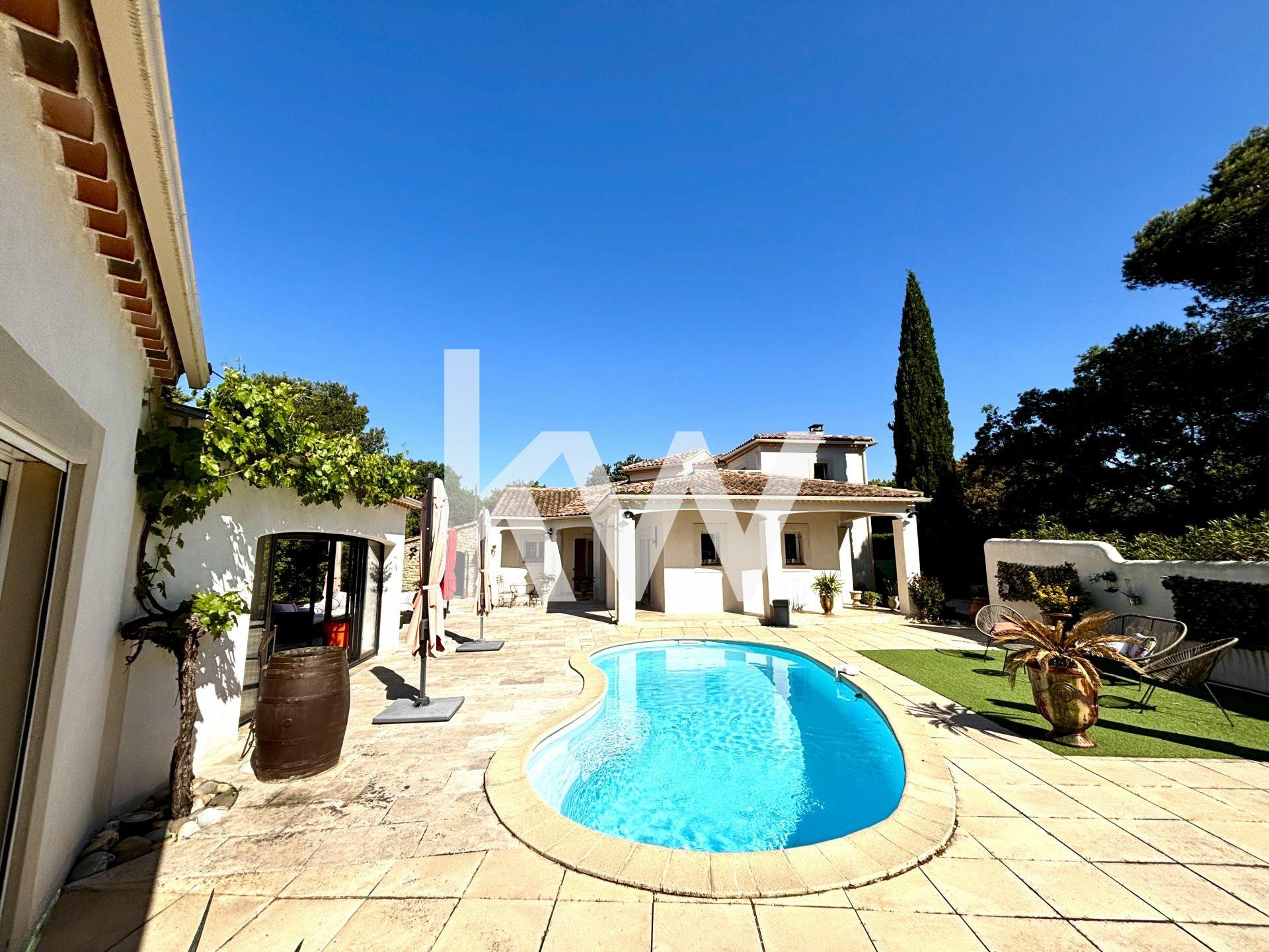Pernes Les Fontaines: 158-sqm three-bedroom house for sale