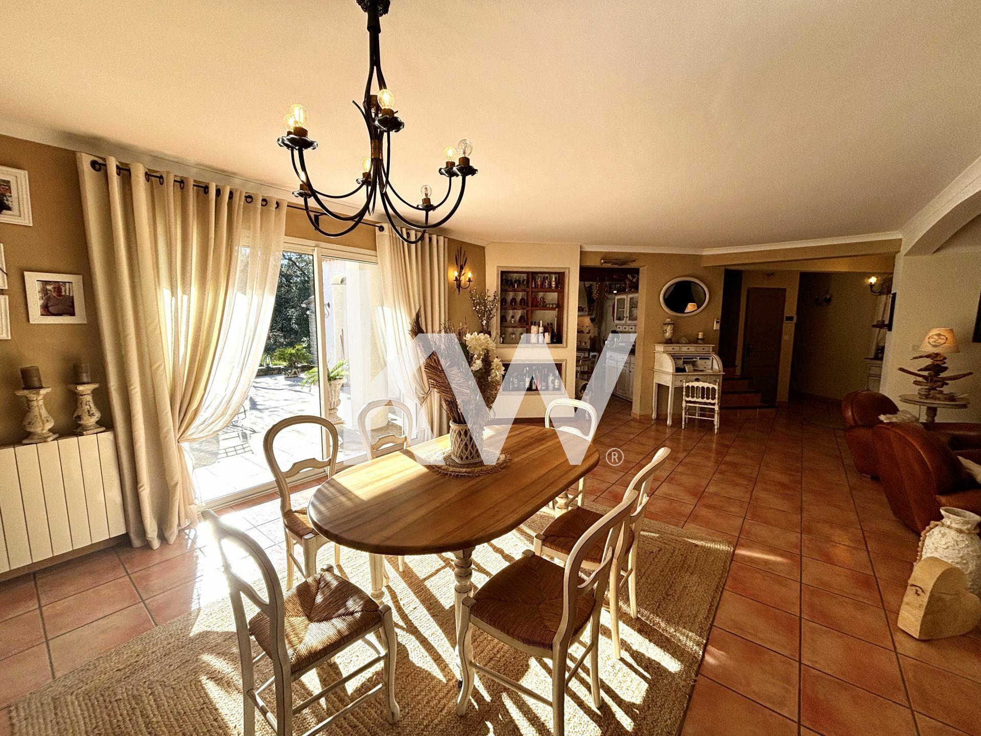 Pernes Les Fontaines: 158-sqm three-bedroom house for sale