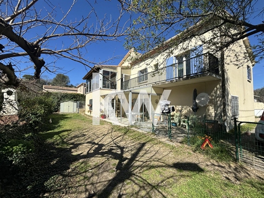 Villa 252 m² te koop in Nîmes