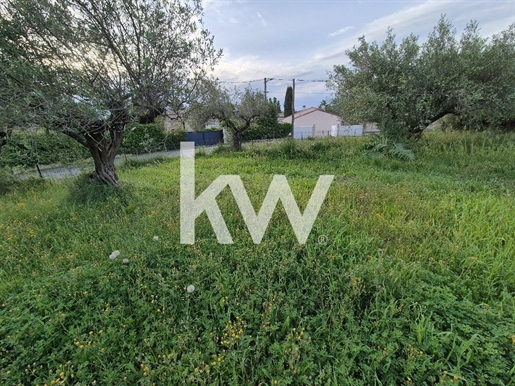 Sale of a 500 m² plot of land in Clarensac