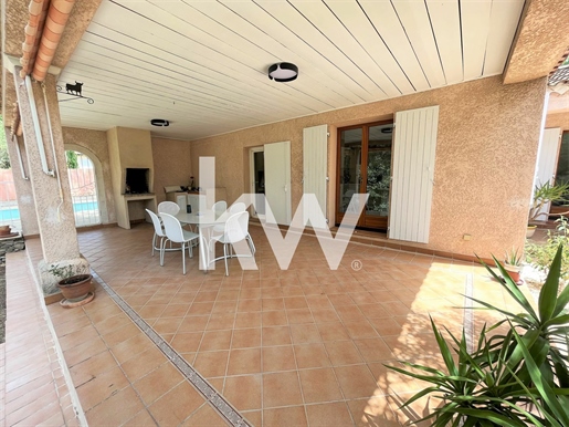 Villa With Pool in Nimes
