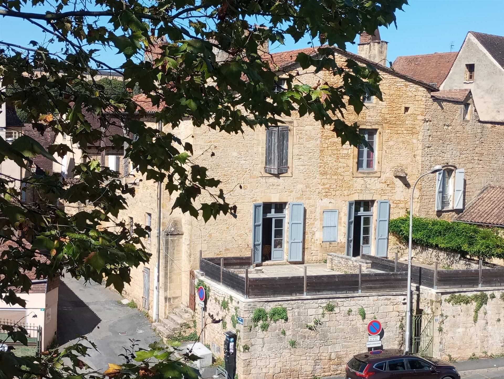 Karakteristiek huis in het hart van de middeleeuwse stad Sarlat, Périgord Noir