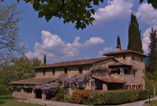 Rustico/Casale/Corte von 1250 m2 in Castel Focognano