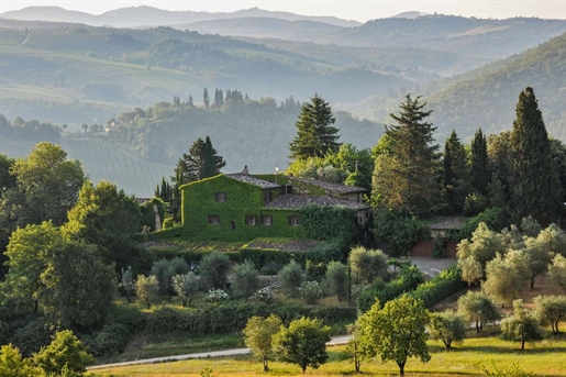 Land/bondegård/gårdsplads på 1103 m2 i Castellina in Chianti