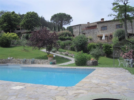 Landhaus/Bauernhaus/Innenhof von 500 m2 in Castellina In Chianti