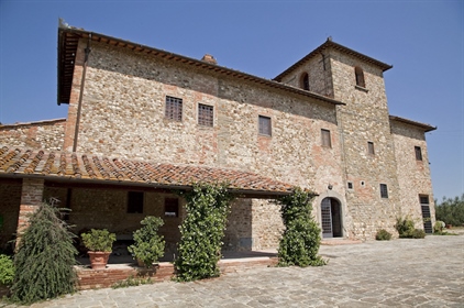 Dom na wsi / Dwór o powierzchni 1250 m2 w San Casciano in Val di Pesa