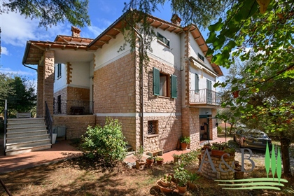 Villa ou chalet de 500 m2 à Sinalunga