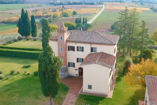 Villa o villino di 5080 m2 a Castelnuovo Berardenga