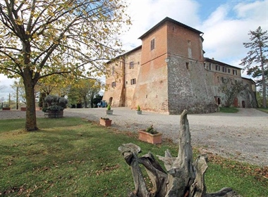 Castello di 3300 m2 a Siena