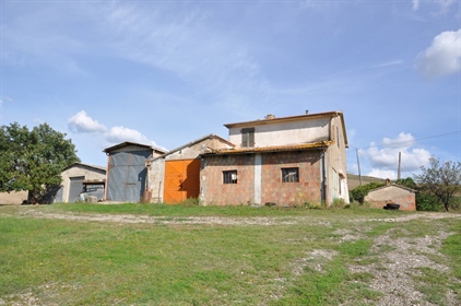 Rustico/Casale/Corte di 820 m2 a Castiglione d'Orcia