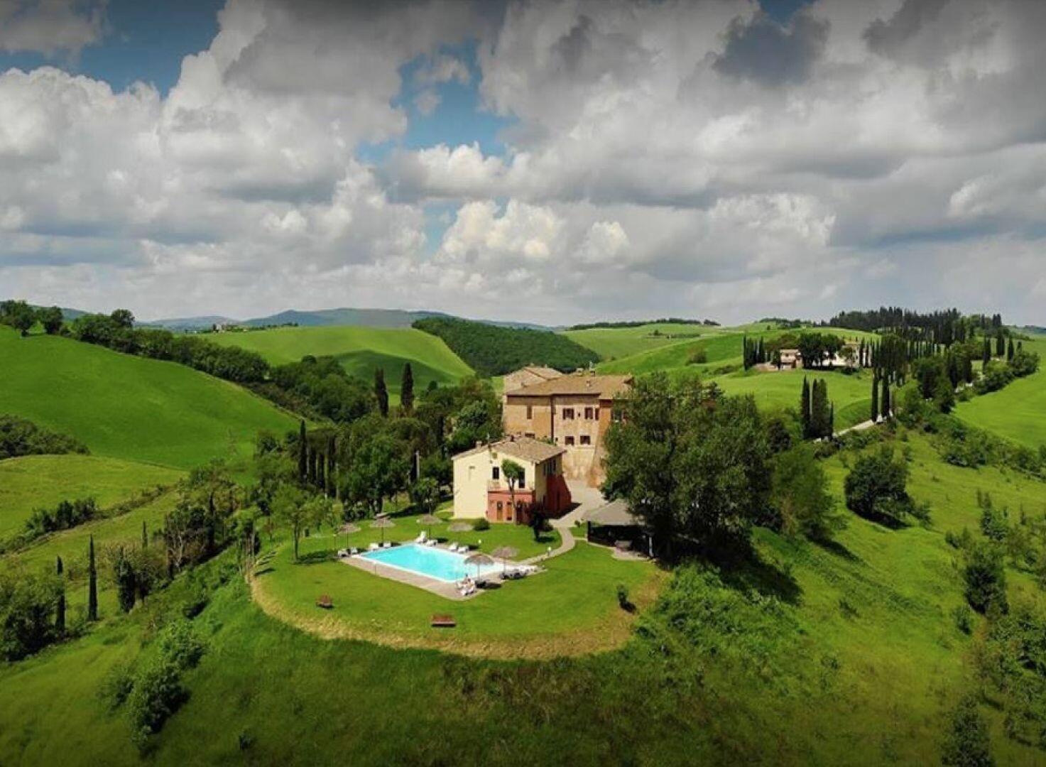 Purchase: Luxury property (53100)