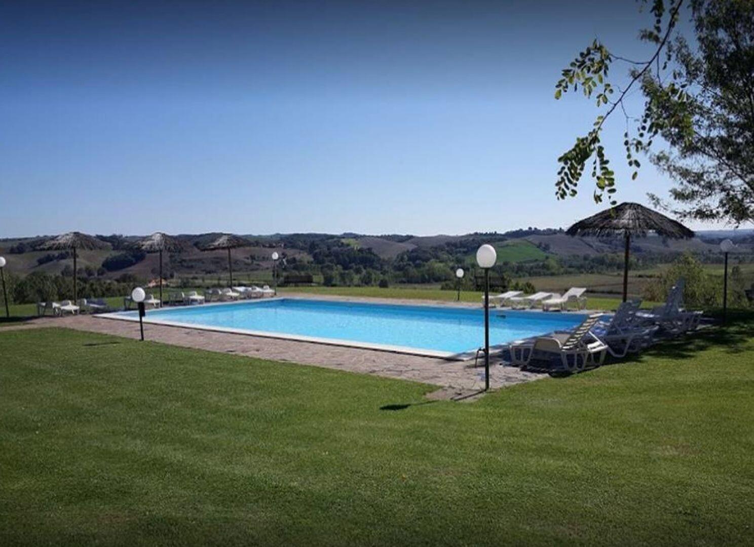 Purchase: Luxury property (53100)