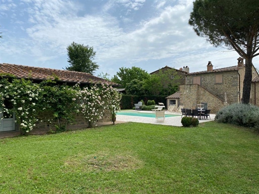 Villa oder Ferienhaus von 385 m2 in Cortona