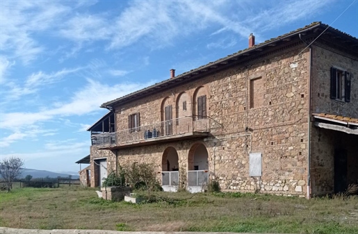 Landhaus/Bauernhaus/Hof von 998 m2 in Montalcino