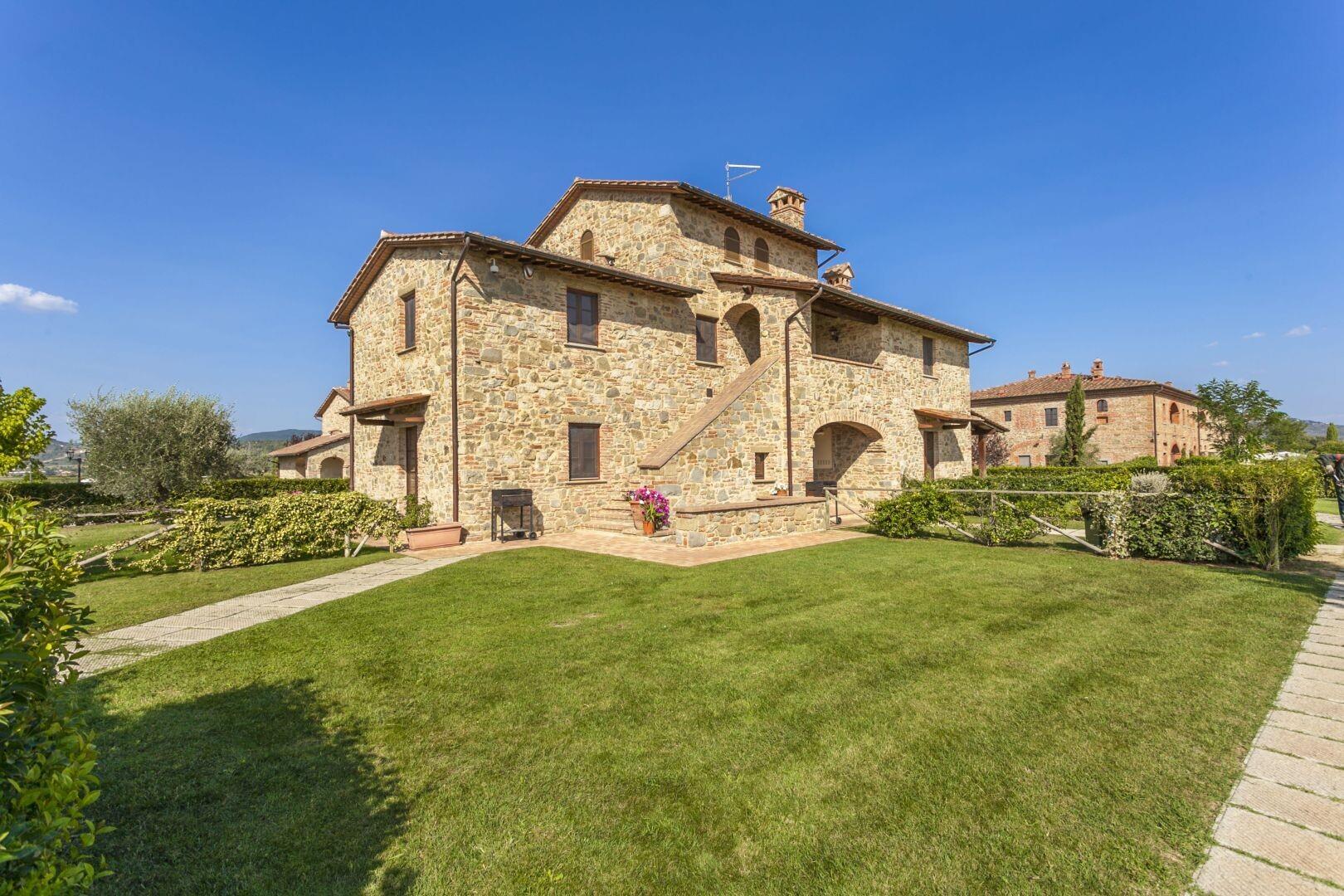 Casale La Leopoldina with pool, Cortona, Arezzo - Tuscany