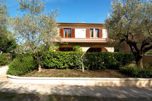 Villa ou cottage de 200 m2 à Castiglione del Lago