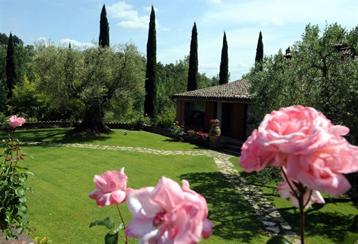 Villa oder Ferienhaus von 500 m2 in Monteleone d'Orvieto