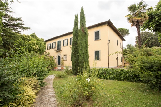 Apartament o powierzchni 180 m2 w Cortonie