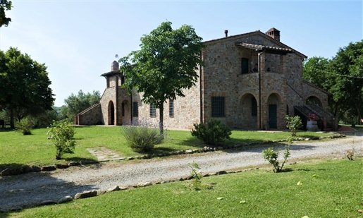 Landhaus/Bauernhaus/Hof von 858 m2 in Città della Pieve