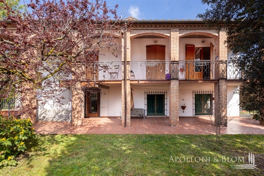 Villa ou cottage de 575 m2 à Montepulciano