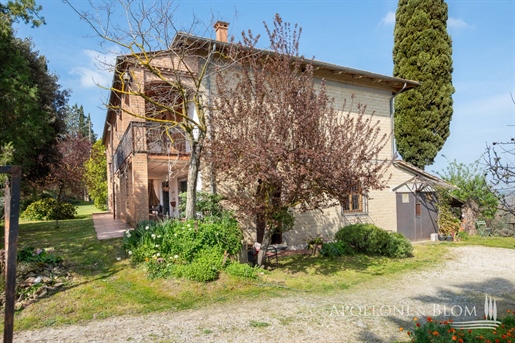 Villa ou cottage de 575 m2 à Montepulciano
