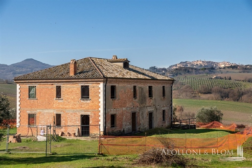 Rustico/Casale/Corte di 930 m2 a Montepulciano