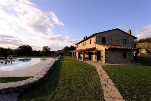 Villa oder Ferienhaus von 557 m2 in Tuoro sul Trasimeno