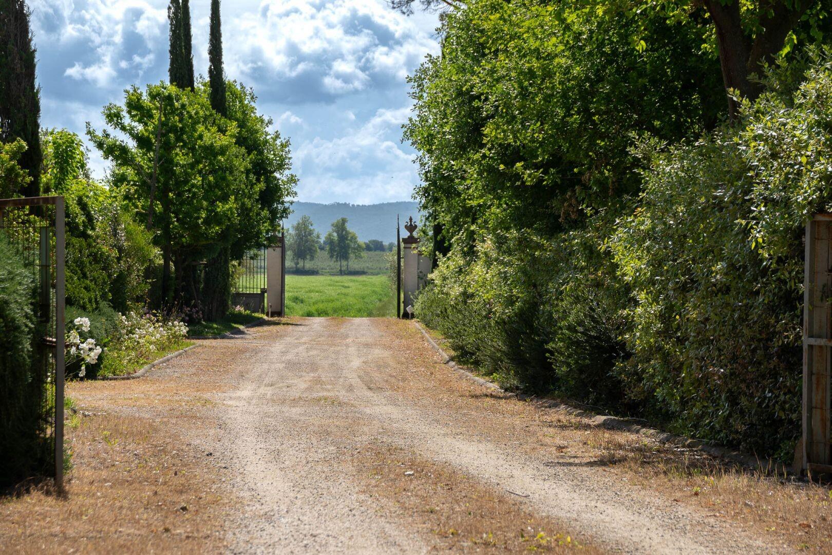 Casale La Fornace to be completed, Cortona, Arezzo - Tuscany