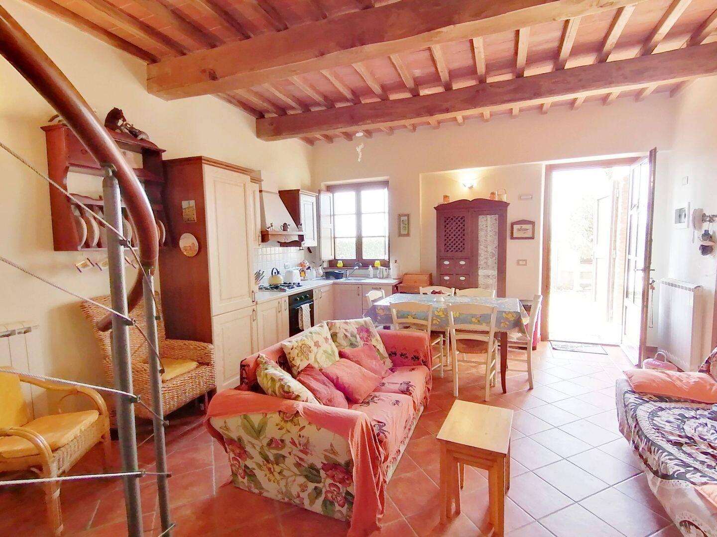 Semi-detached apartment in medieval village with swimming pool, Volterra, Pisa - Tuscany