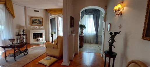 Maison individuelle de 305 m2 à Passignano sul Trasimeno